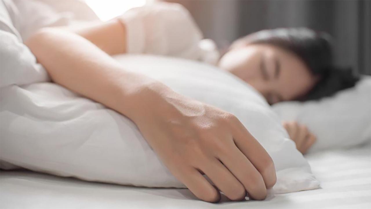 Dampak Buruk Tidur Terlalu Lama, Benarkah Bisa Membuat Berat Badan Naik?