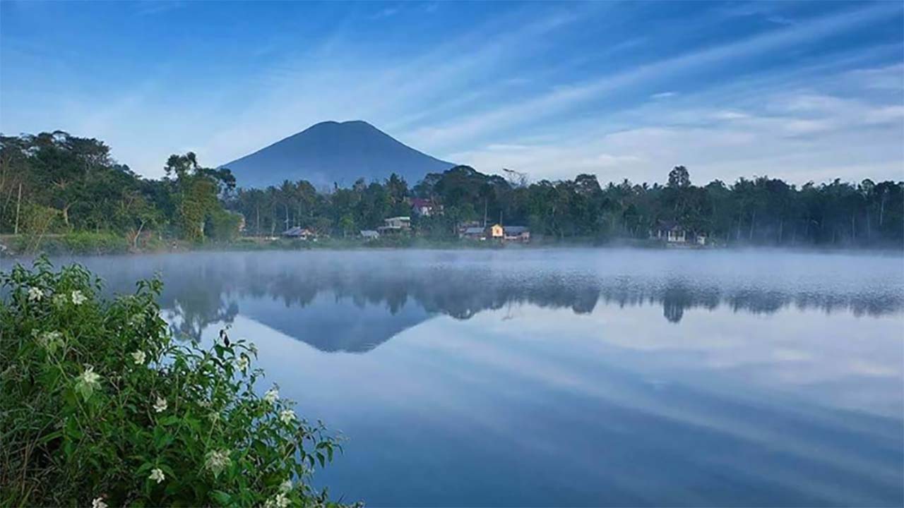 Tidak Jauh dari Bengkulu! Inilah Pesona dan Keindahan Alam Danau Tebat Gheban