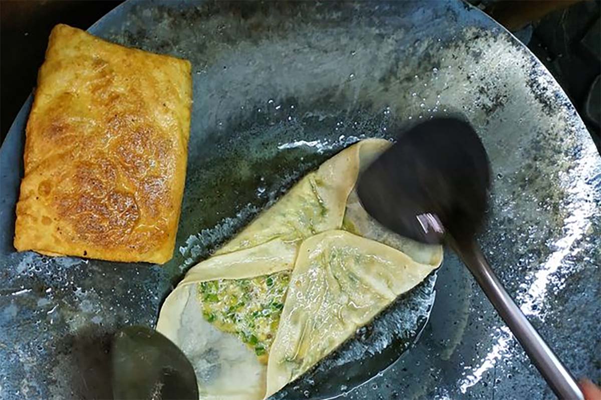 Anti Sobek, Ini Dia Resep Kulit Martabak Telur yang Elastis dan Renyah Saat Digoreng