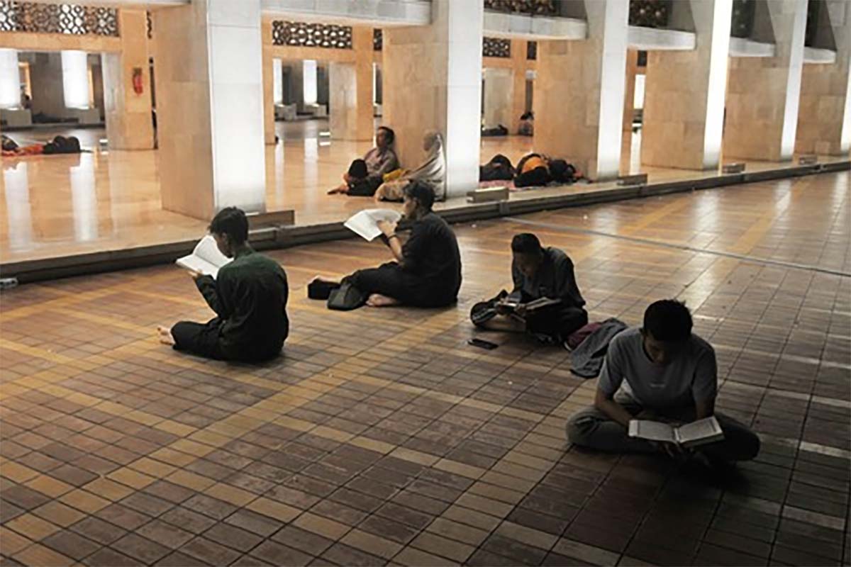 Beginilah Syarat dan Tata Cara Melakukan Iktikaf di Masjid 