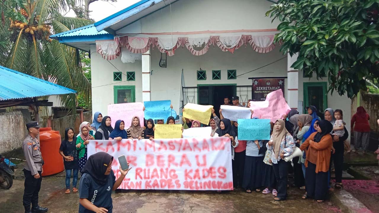 Didemo Emak-Emak, Usulan Pemecatan Kades Air Berau Segera Naik Meja Bupati