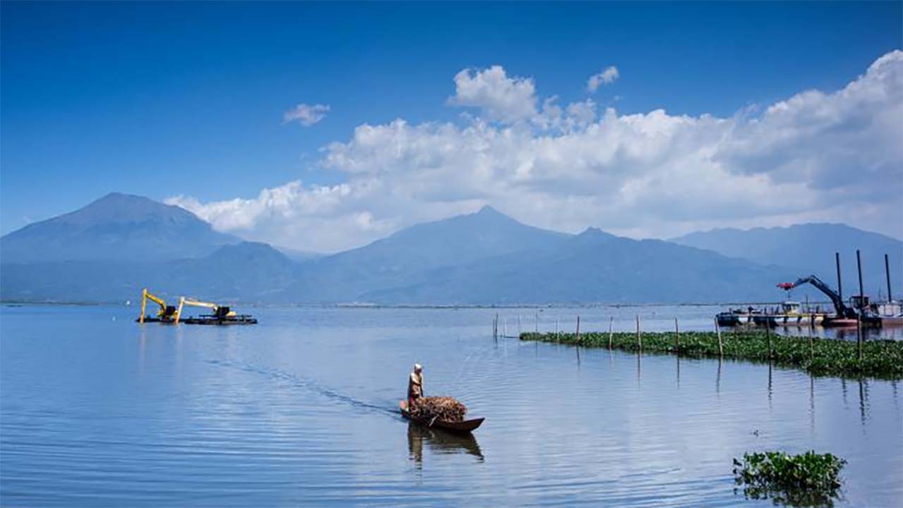 Rawa Pening, Wisata Alam yang Unik dan Indah di Semarang 