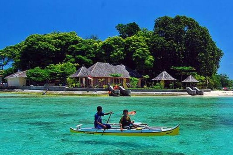 Destinasi Wisata Pulau Samalona yang Tenang dan Tak Berombak