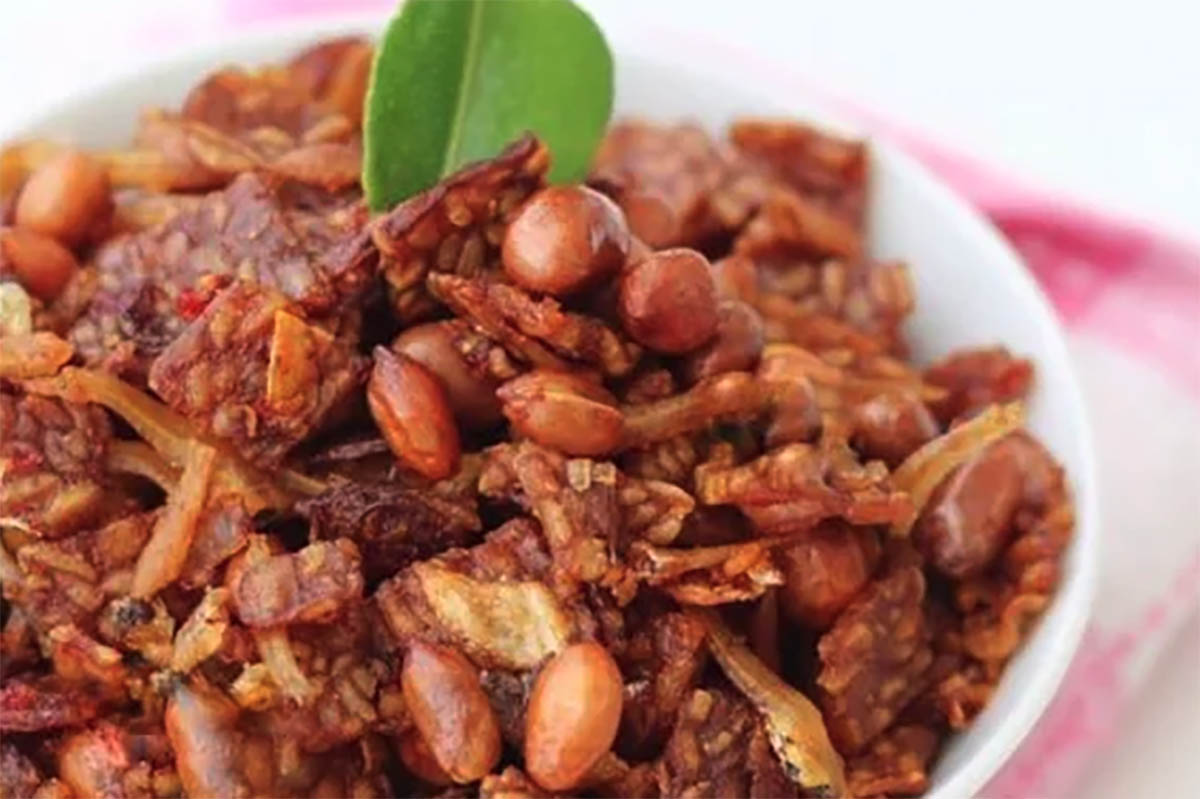 Cocok Untuk Anak Kos yang Mau Stok Lauk di Rumah, Ini Dia Kering Tempe Kacang yang Pedas Mantap dan Tahan Lama