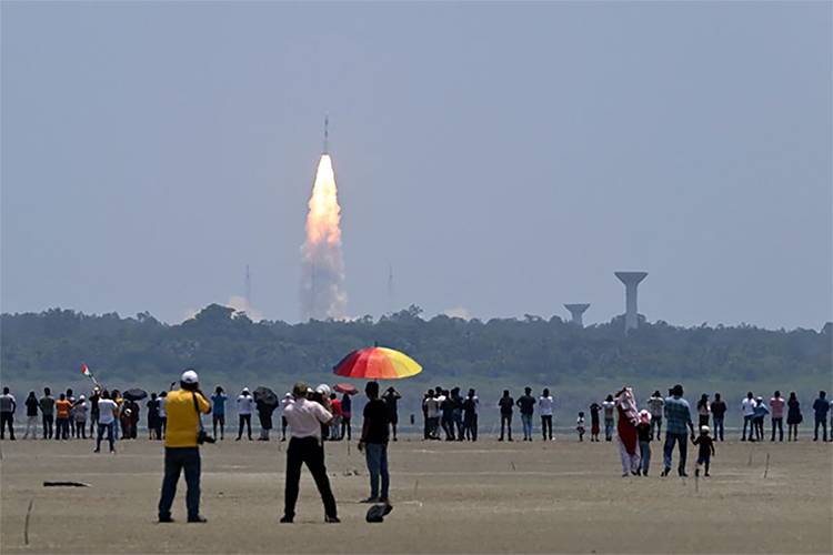 Sukses Meluncur ke Bulan, Kini India Akan Meluncur ke Matahari