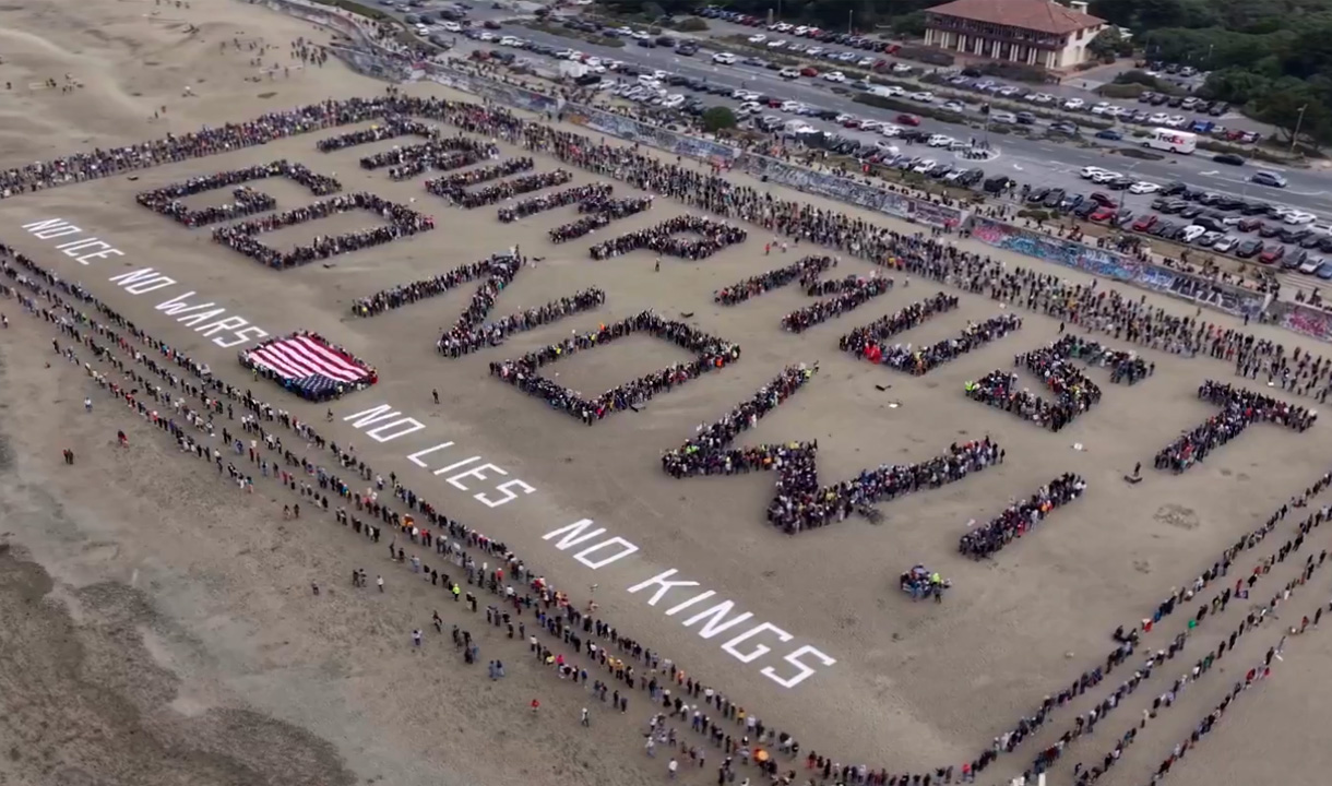 Jutaan Warga Amerika Turun ke Jalan Kompak Tuntut Pemecatan Trump