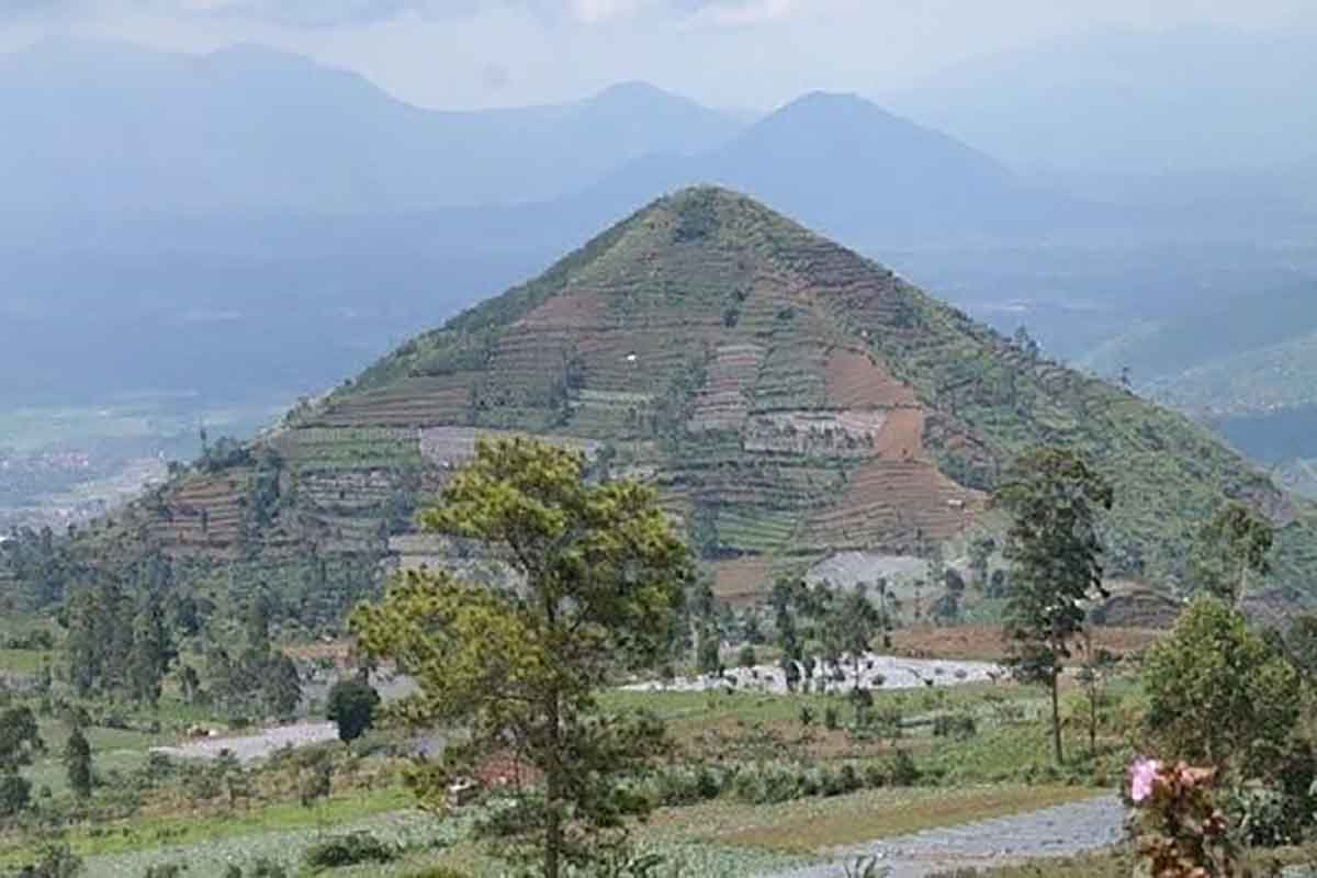 Situs Gunung Padang Punya Pengaruh Besar Dalam Sejarah, Geser Piramida Mesir Sebagai Piramida Tertua Didunia