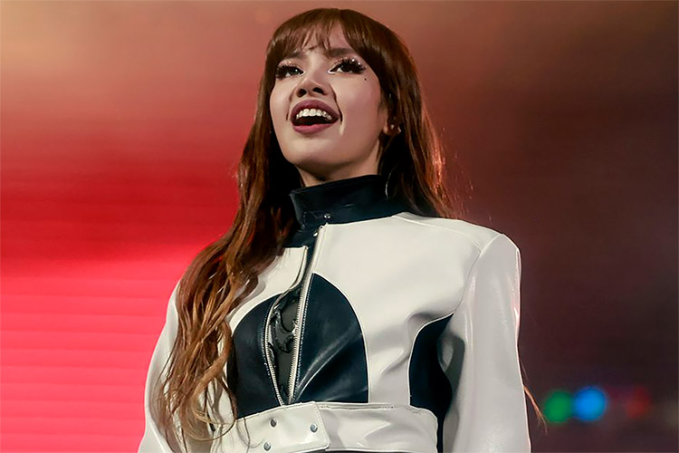 Sukses Tampil di Crazy Horse Paris, Lisa BLACKPINK Malah Diblokir Media Sosial Tiongkok, Kok Bisa?