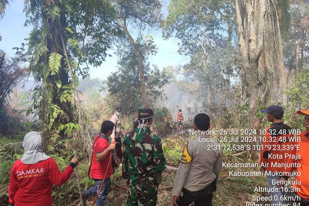 BPBD, Pemadam Kebakaran, TNI dan Polri di Barisan Depan Atasi Kebakaran Lahan Gambut di Mukomuko