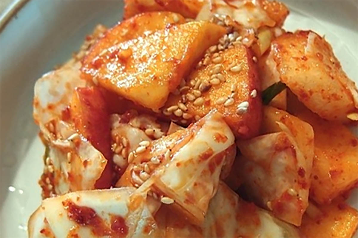 Bukan Hanya dari Sayur, Ini Dia Resep Apel Kimchi yang Simpel dan Enak