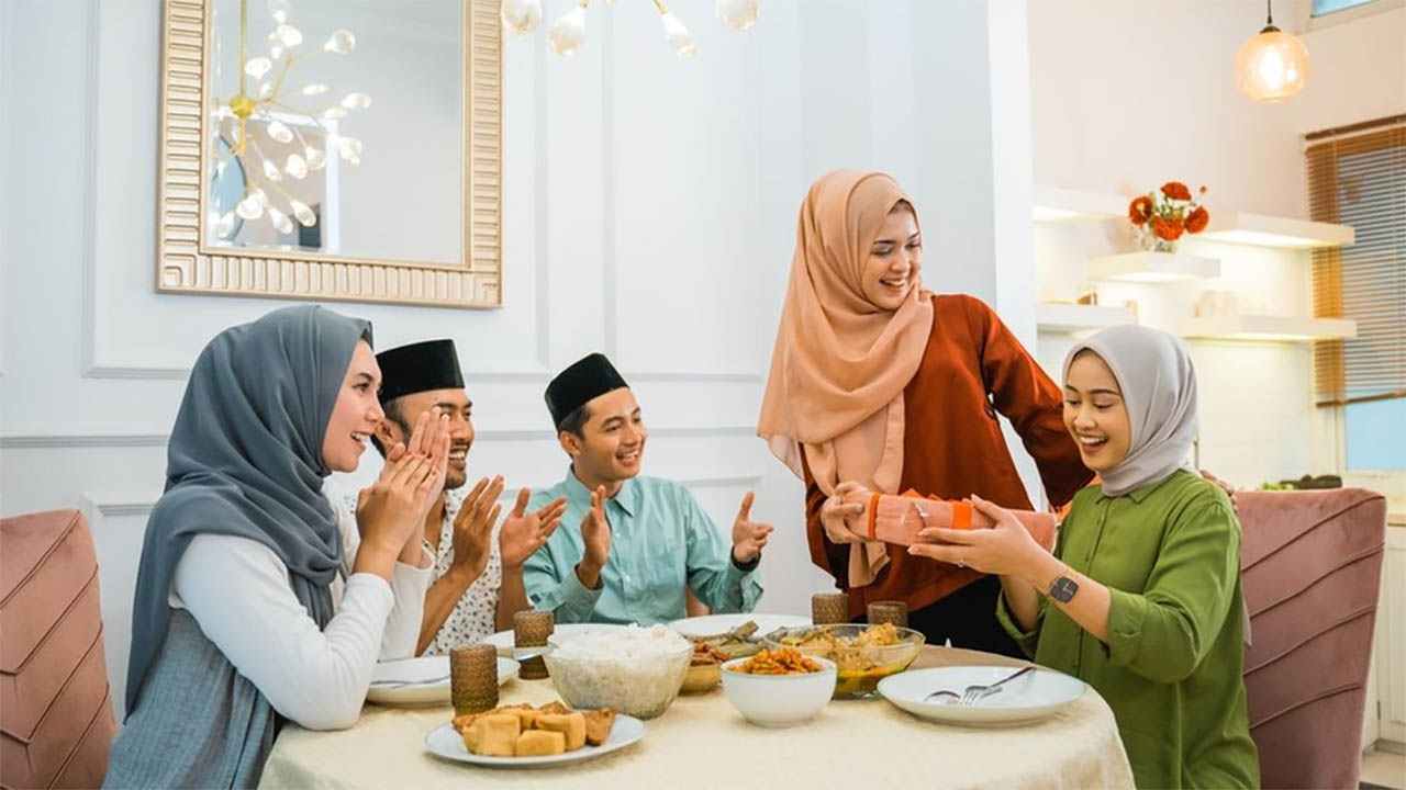 Takut Hadapi Kumpul Keluarga Besar di Hari Raya? 5 Tips Ampuh Ini Bantu Introvert Tetap Asik dan Percaya Diri