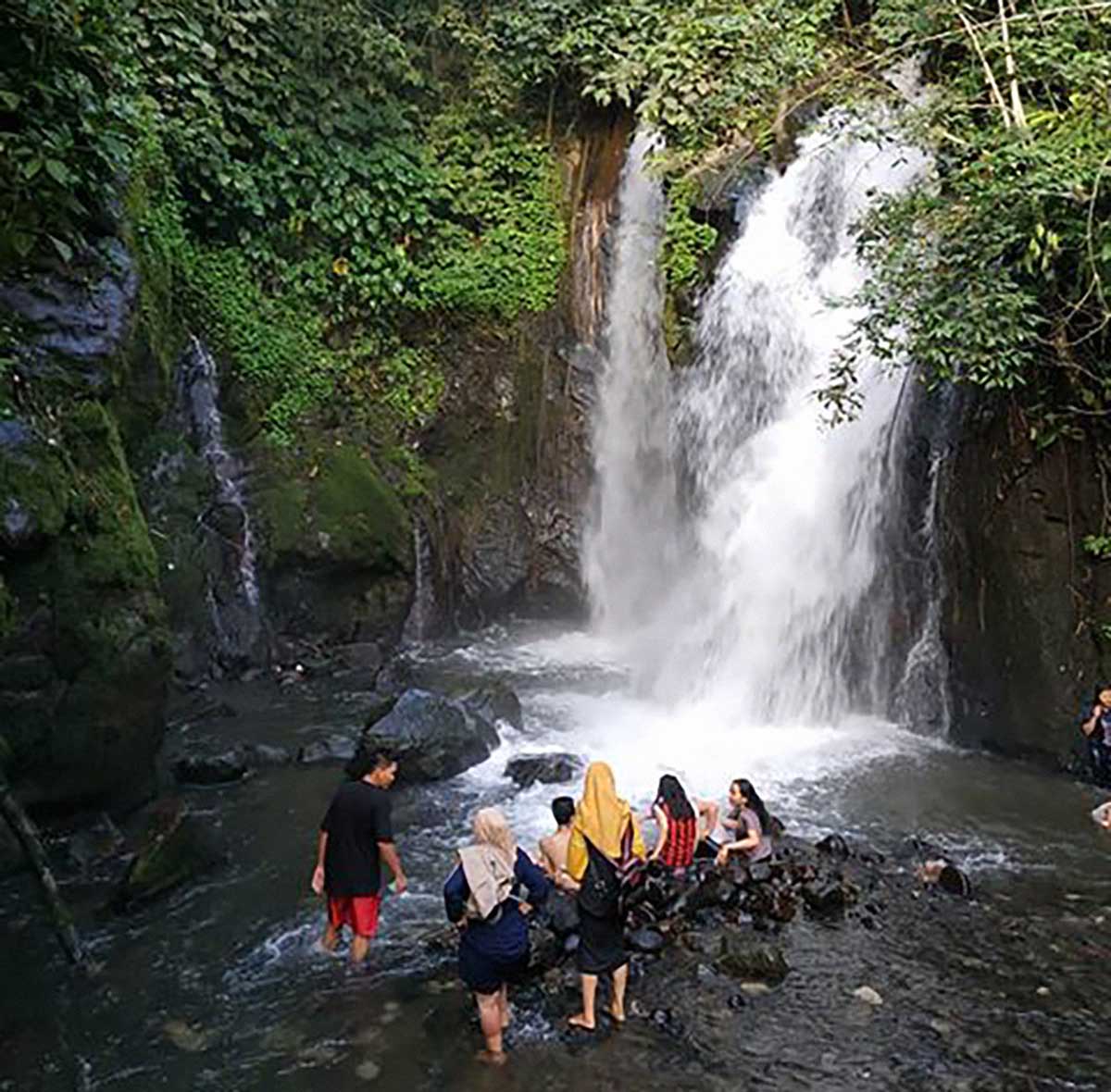 Yuk Liburan ke Wisata Air Terjun Suban di Rejang Lebong Bengkulu, Cuacanya Segar Air Kolamnya Panas 