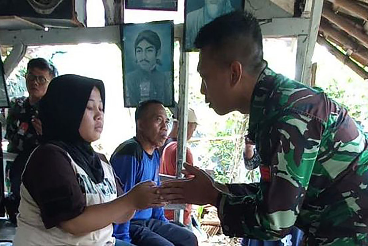 Oknum TNI Praka Ang Meminta Maaf Usai Tendang Ibu-Ibu Pemotor