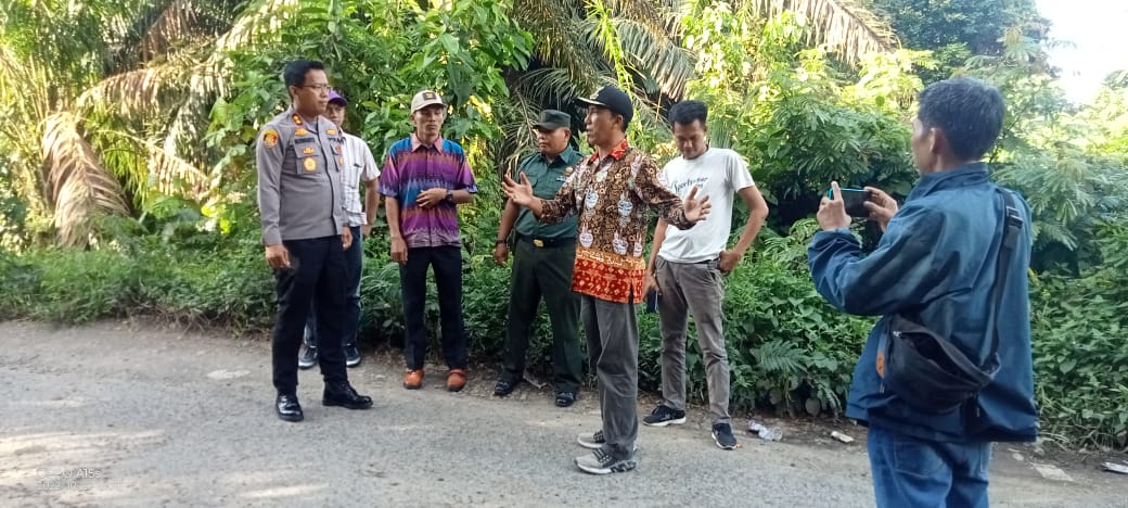 ﻿Ditinjau Kapolres, Kapolsek Pasang Garis Police Line