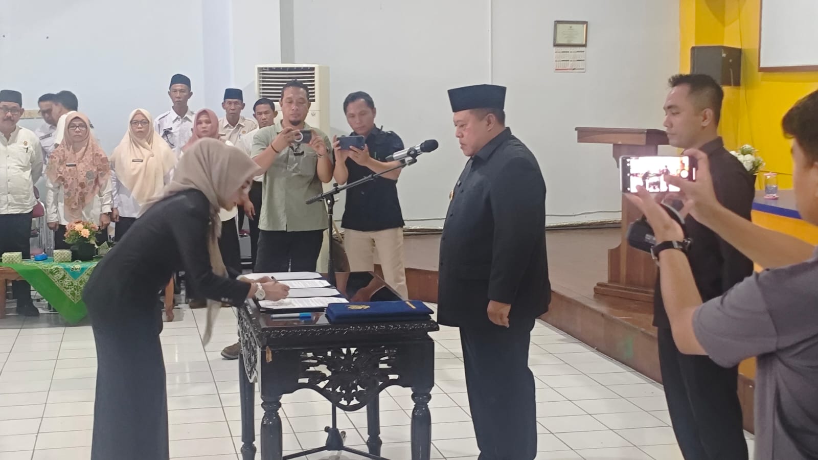 Mutasi, Bupati Mukomuko Lantik 104 Orang Pejabat Termasuk Ajudannya