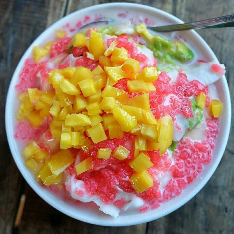 Variasi Es Campur dengan Beragam Topping Lezat, dari Alpukat, Nata de Coco, hingga Milo