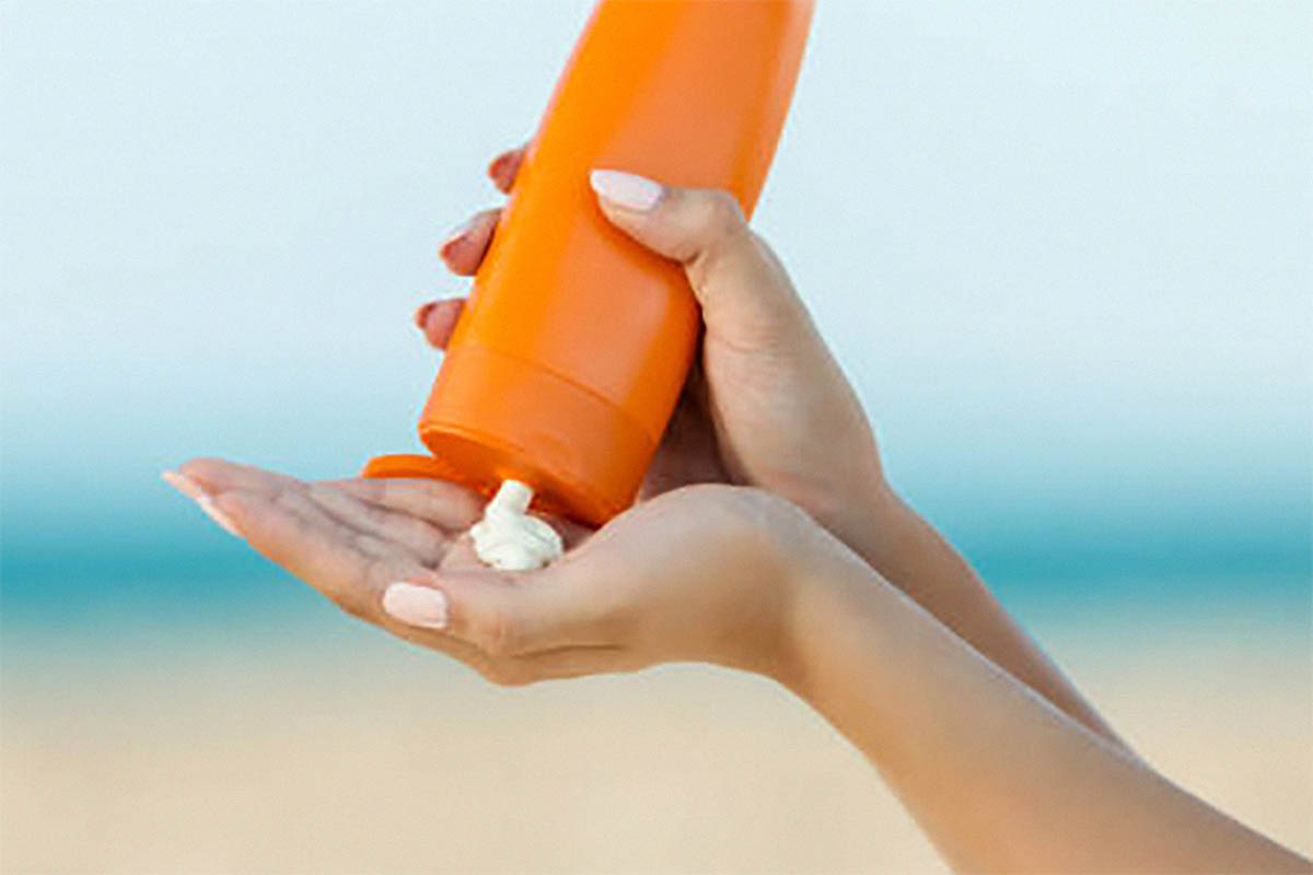 Anda Menggunakan Sunscreen SPF Untuk Perlindungan Kulit? Ini Dia Perbedaan Sunscreen SPF yang Asli dan Palsu