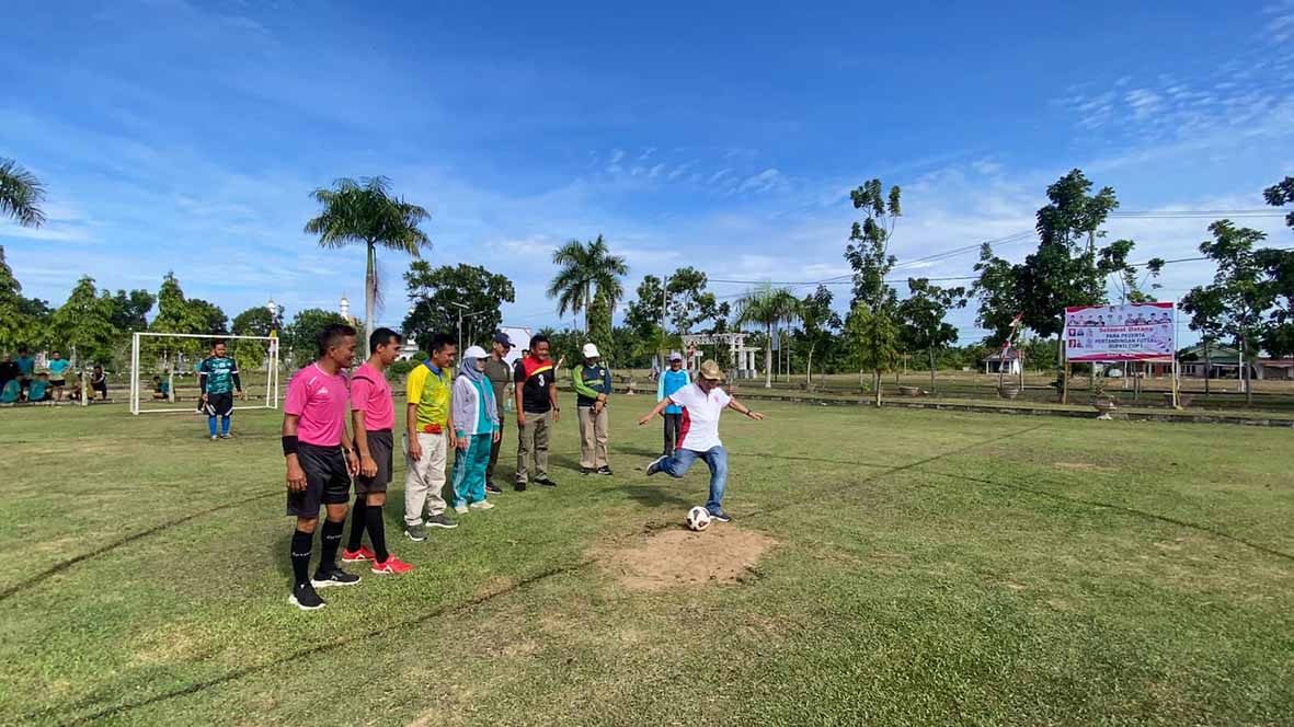 Bupati, Dewan dan Forkopimda Bentrok di Lapangan Hijau