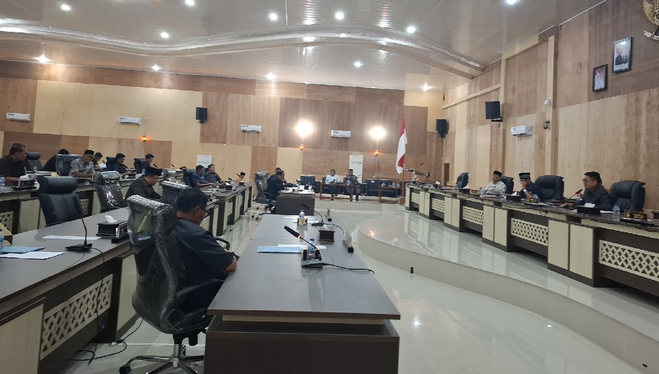 Semua Fraksi di DPRD Mukomuko Dukung Kelanjutan Raperda Pembangunan Perumahan