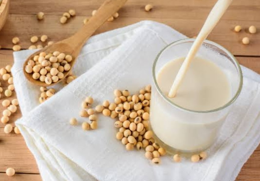Rajin Minum Susu Kedelai, Ini Manfaat Dan Resiko Serta Faktanya