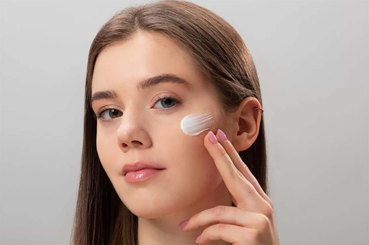 3 Cara Re-Apply Sunscreen Agar Kulit Tetap Aman dan Terjaga Dari Matahari