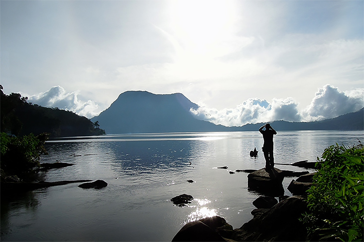 Objek Wisata Gunung Tujuh Panoramanya Sangat Indah, Konon Danau Ini Dihuni Sepasang Naga