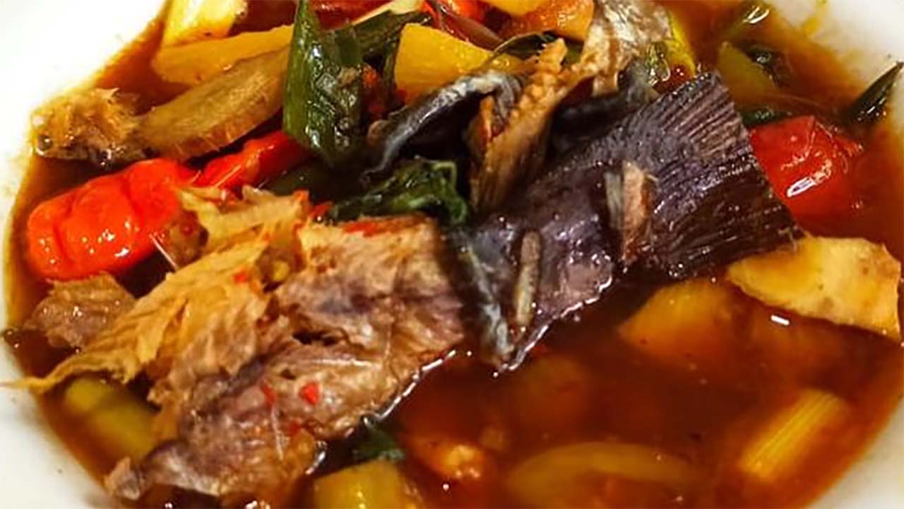 Aroma Menggoda! Resep Pindang Ikan Salai, Kelezatan Tradisional dengan Cita Rasa Asap yang Khas