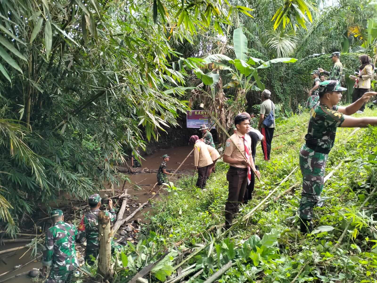 Sejumlah Pasukan Loreng Pulang Berlumuran dari Sumber Makmur