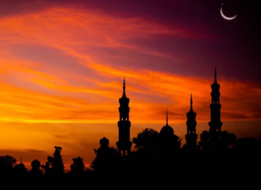 Mencari Lailatul Qadar di Sepuluh Hari Terakhir Ramadan, Lakukan Itensitas Ibadah Berikut