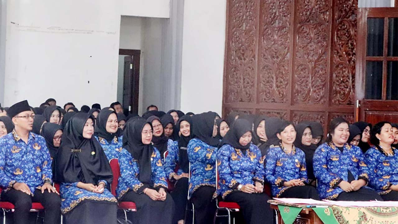 Bukan Hanya Perusahaan, Pemerintah Juga Harus Bayar Gaji PPPK Paruh Waktu Sesuai UMR