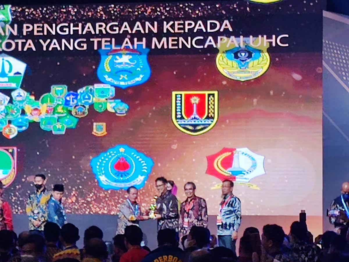 Komitmen Dukung RPJMN, Pemkab Mukomuko Terima Anugerah UHC Award 