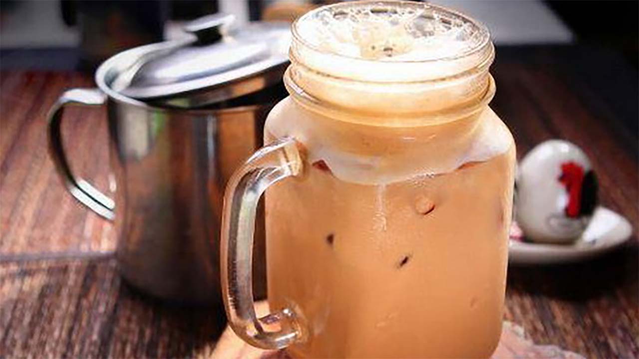 Cara Simple Membuat Teh Tarik yang Harum Pekat dan Wangi