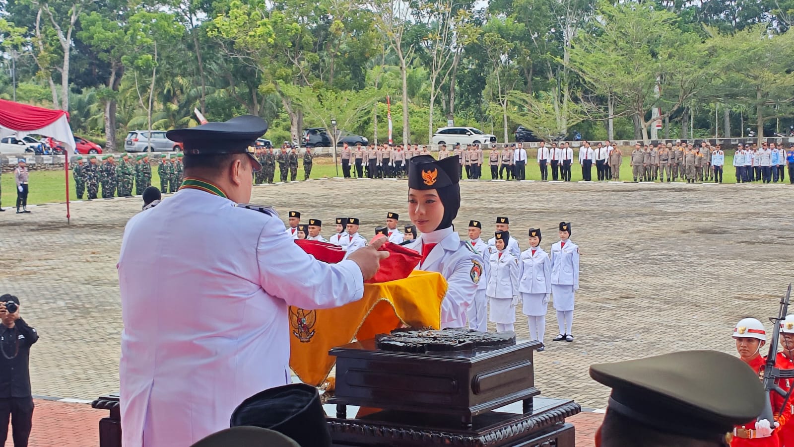 Upacara HUT RI, 2 Ahli Waris Nelayan Mukomuko Terima Rp 42 Juta