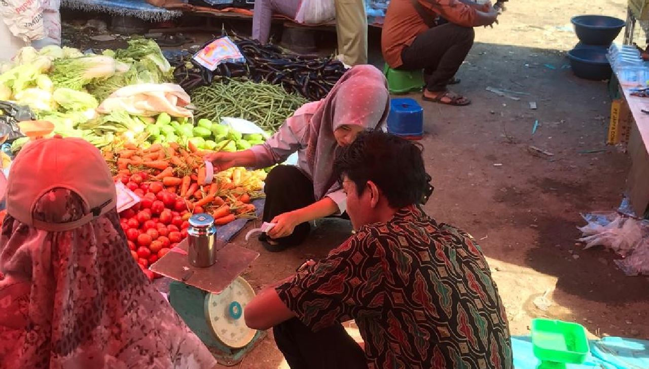 Pedagang Dilarang Gunakan Timbangan Plastik