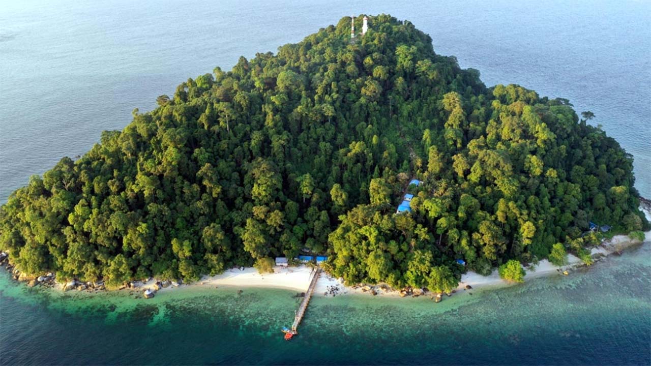 Bak Pulau Pribadi yang Menyejukkan Hati, Inilah Pesona Alam Pulau Berhala di Jambi