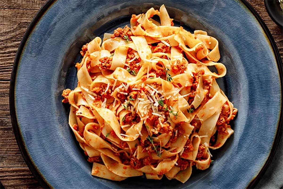 Makanan Italia yang Cocok Disajikan di Awal Bulan, Ini Dia Futtucine Spageti Bolognese yang Nikmat dan Mempes