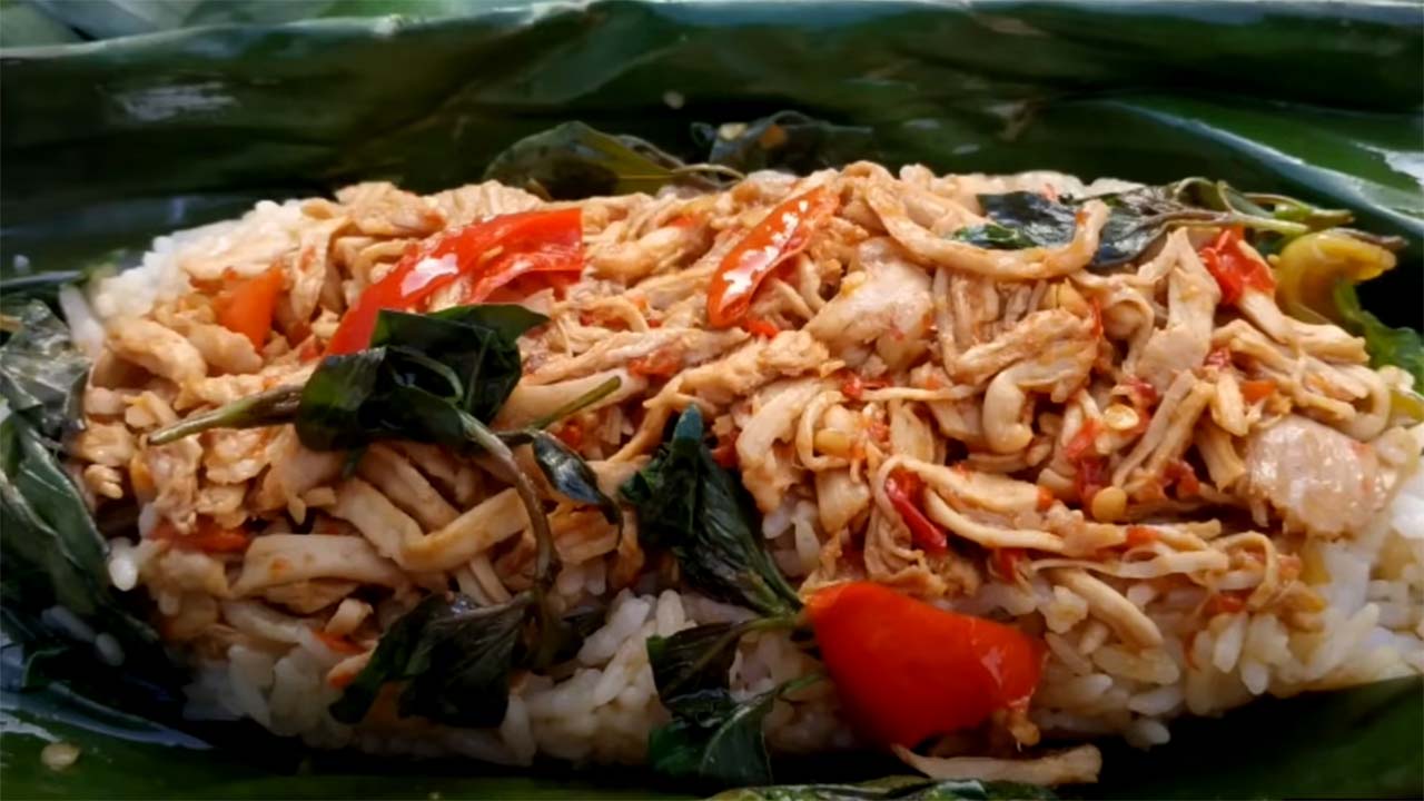 Resep Nasi Bakar Ayam Suwir Pedas Manis: Bikin Nagih dari Gigitan Pertama