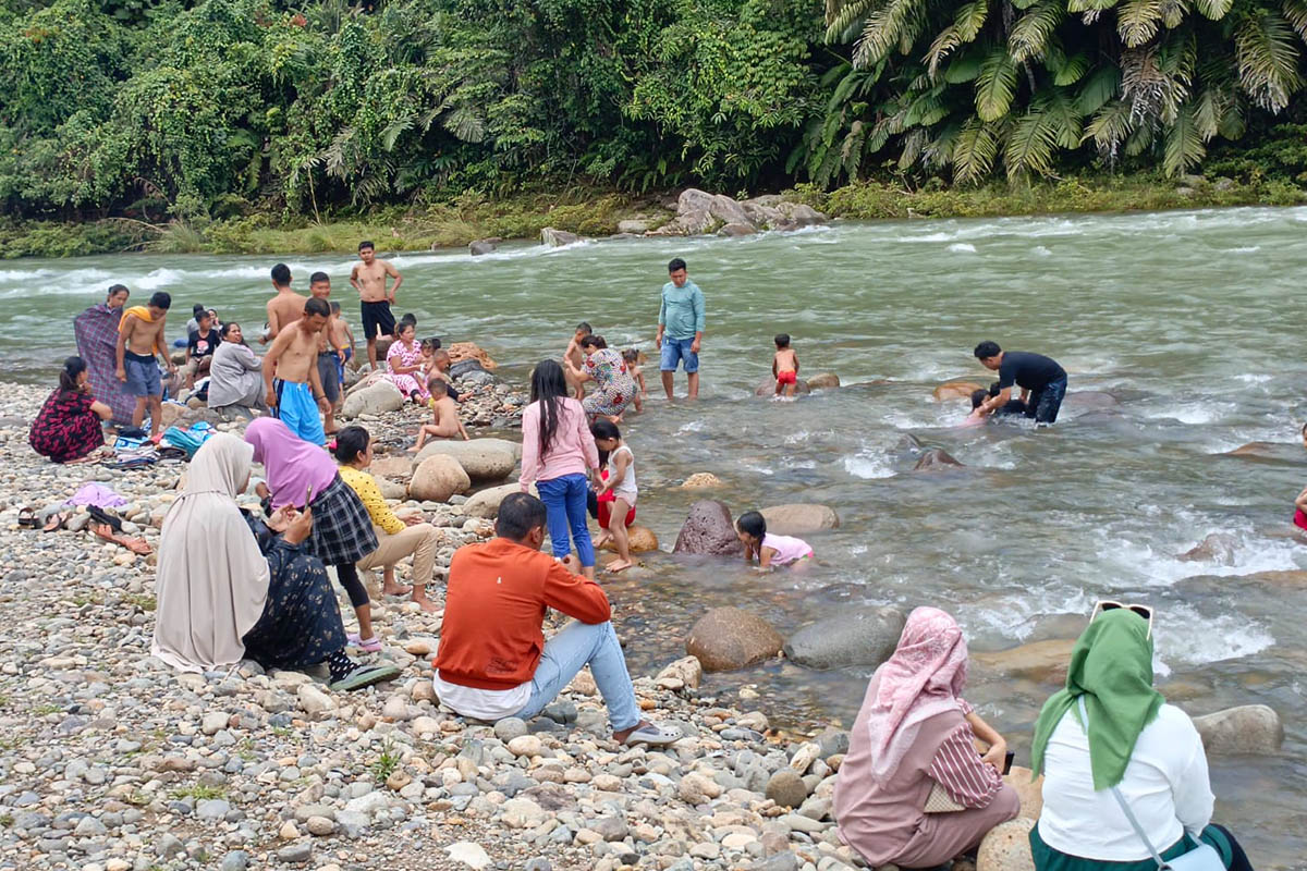 Air Keruh, Minat Warga Mandi di Wisata Pemandian Sako Tetap Tak Terbendung