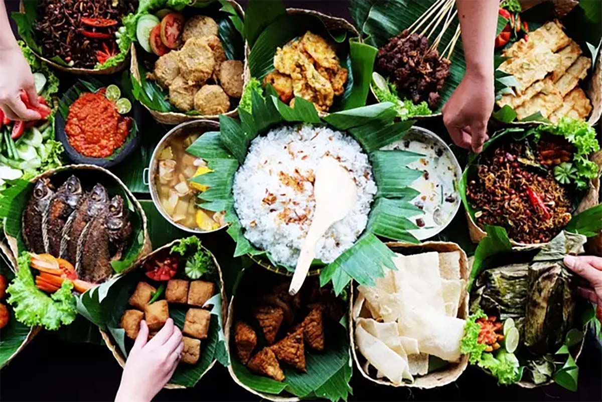 Daftar Makanan yang Ternyata Menjadi Makanan Kesukaan Setan Menurut Islam, Ada yang Sering Kita Makan?