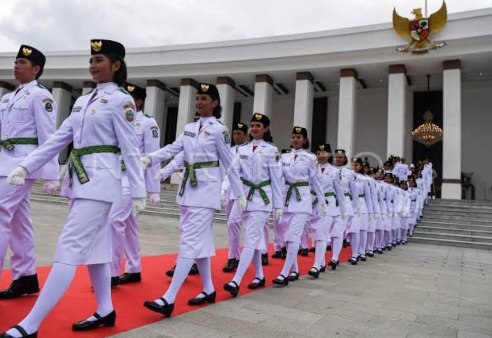 Jika Diminta Lepas Jilbab, Pulanglah Para Paskibraka Muslimah