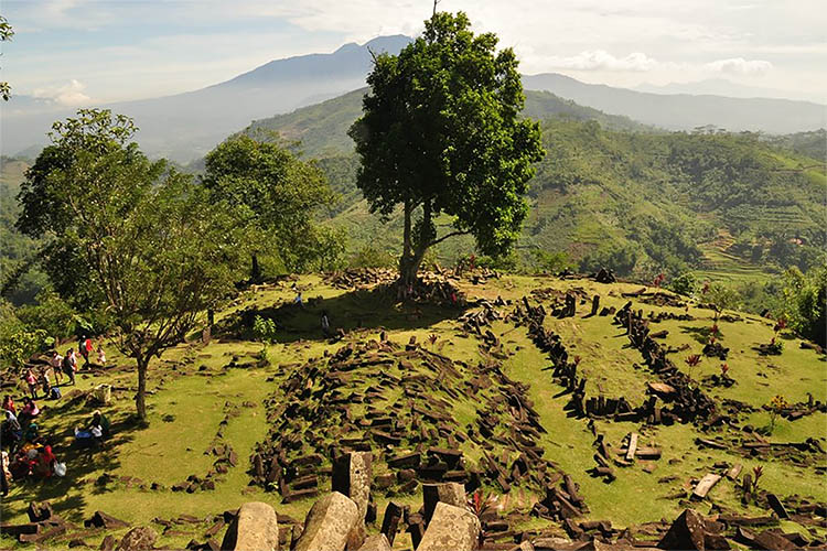 Jangan Kaget, Situs Gunung Padang Yang Bisa Merubah Sejarah, Ini Fakta Terbarunya