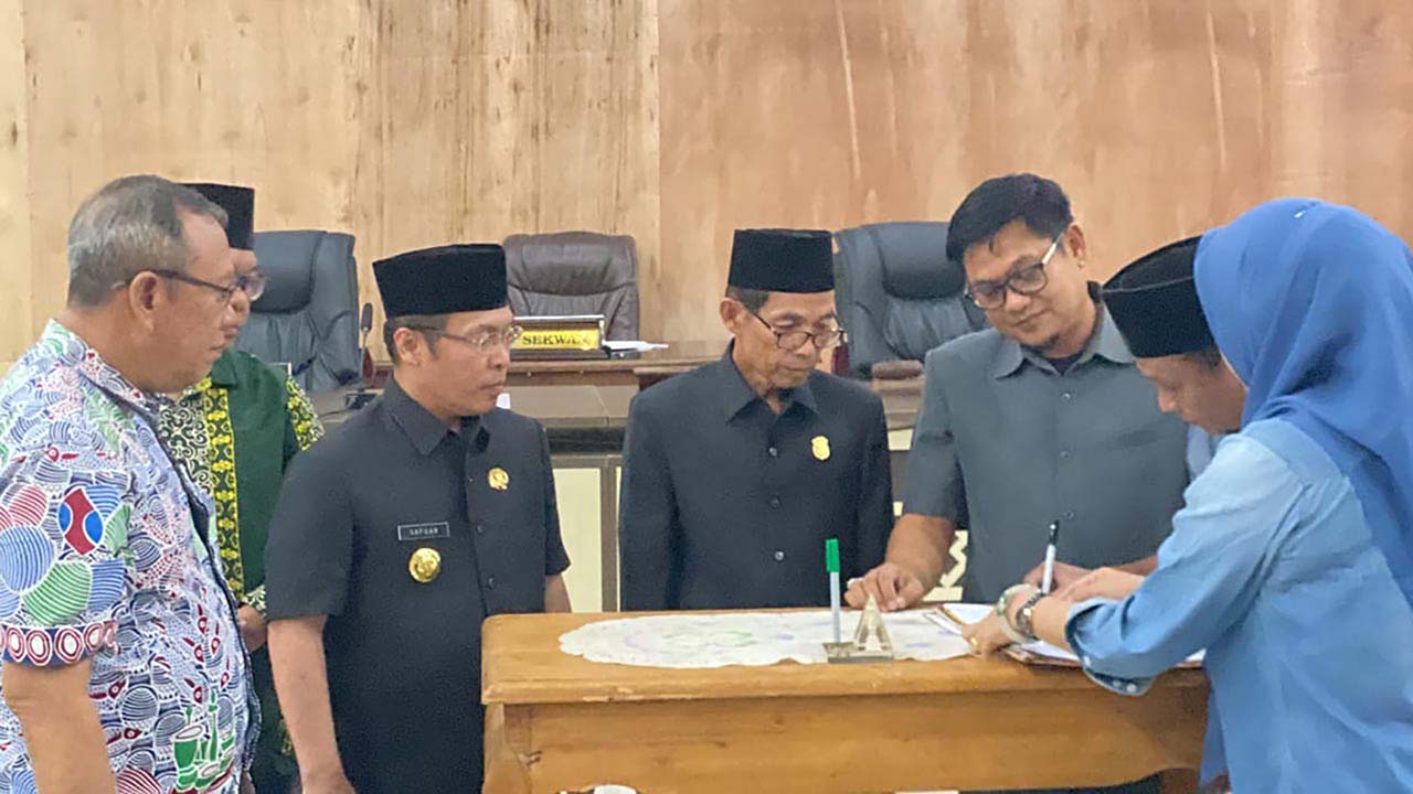 Pemkab Mukomuko Bahas Hasil Evaluasi Gubernur Terhadap Perda APBD 2025    