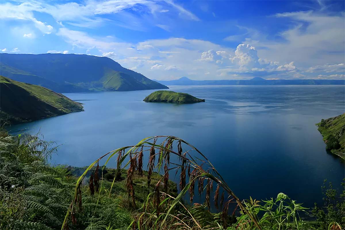 7 Destinasi Wisata di Danau Toba Yang Harus Didatangi, Gunung Hingga Air Terjun