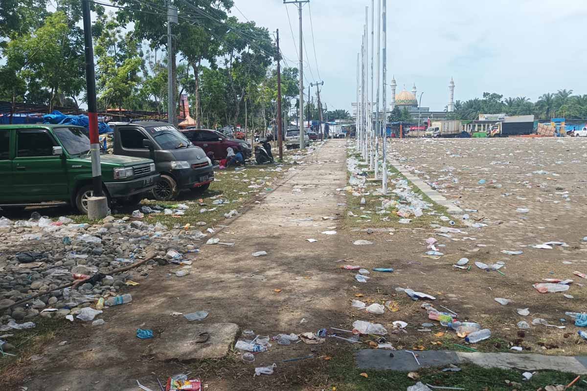 Tumpukan Sampah, Bukti Kemeriahan Pesta Rakyat HUT Mukomuko ke-20