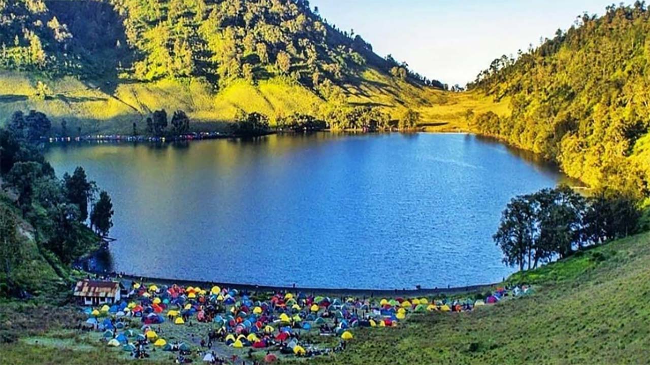 Bak di Luar Negeri, Inilah Keindahan Alam Ranu Kumbolo yang Memukau