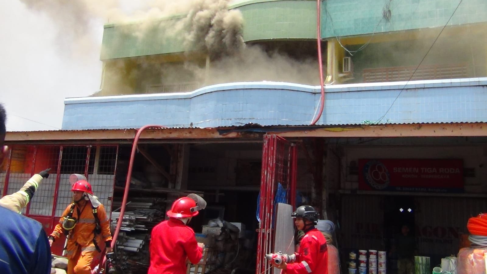 Kebakaran di Kota Bengkulu, Bangunan Toko 3 Pintu jadi Abu
