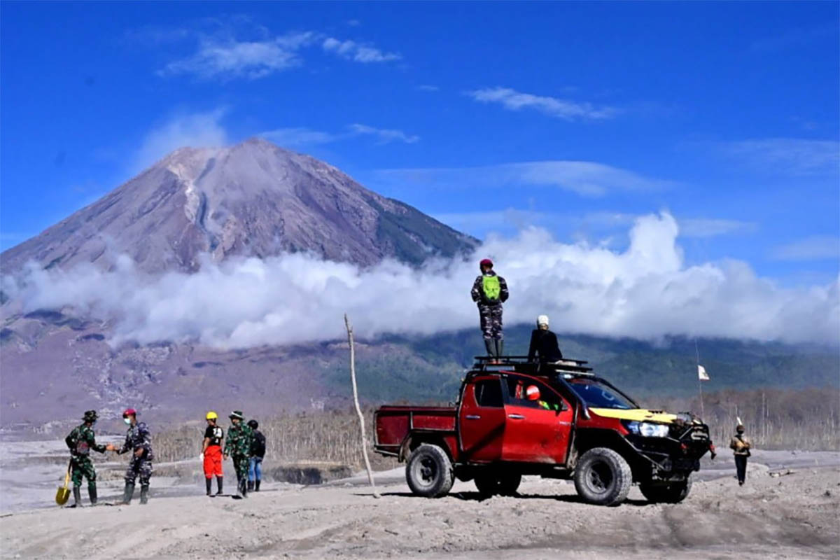 Daftar Puluhan Gunung Merapi Aktif di Indonesia Yang Perlu Diwaspadai