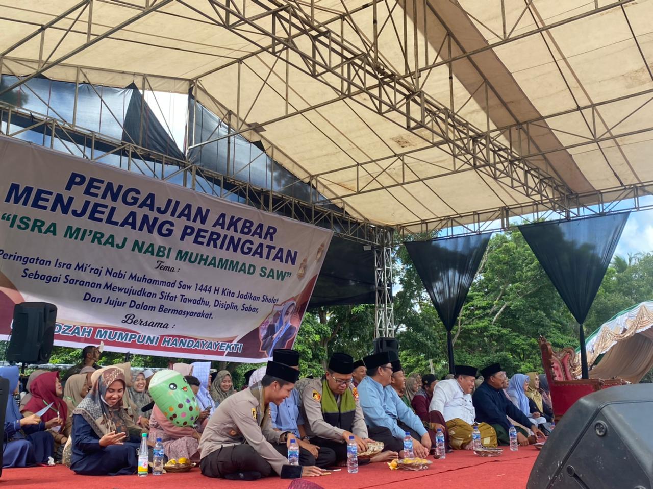 Wabup Pamitkan Bupati, Jemaah Pengajian: Huu