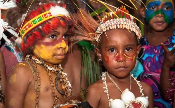 Gubuk Bukumatula Untuk Anak Berhubungan, Suku Trobriander Papua Nugini