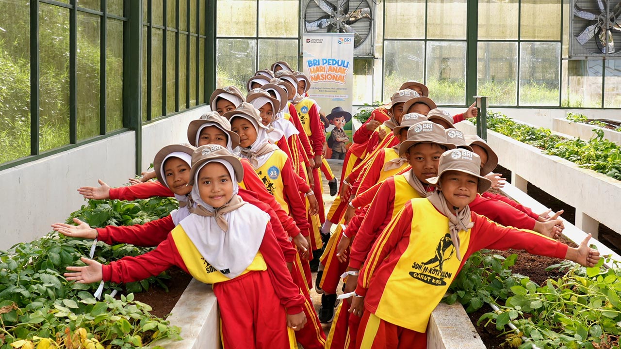 Hari Anak Nasional, BRI Peduli Gelar Kegiatan Agroedukasi bagi Siswa/i SD